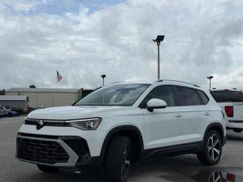 New 2026 Volkswagen Taos SEL AWD/4WD image 5