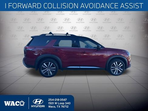 Used 2024 Nissan Pathfinder Platinum image 13