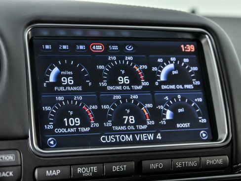 Used 2016 Nissan GT-R Premium image 32