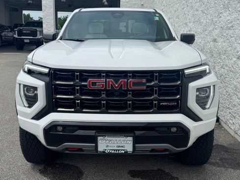 Used 2024 GMC Canyon AT4X AWD/4WD image 9