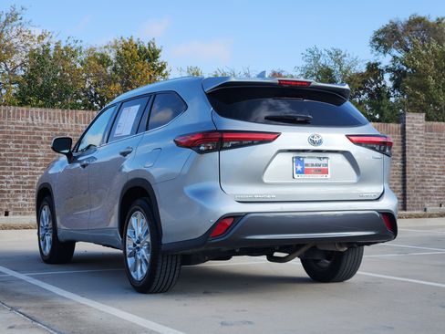 Used 2021 Toyota Highlander Limited image 8