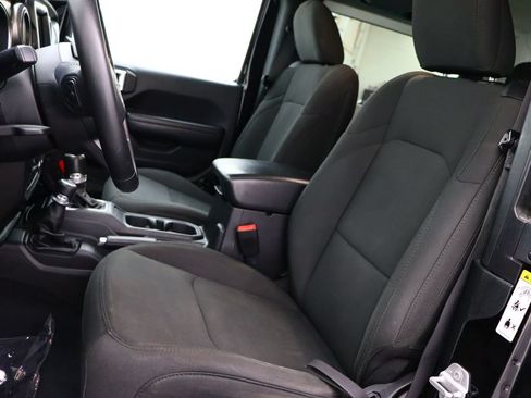 Used 2020 Jeep Wrangler Sport AWD/4WD image 12