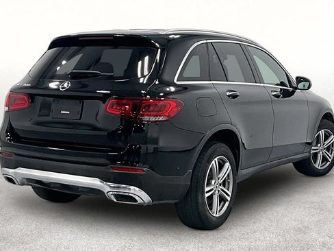 Used 2021 Mercedes-Benz GLC 300 image 2