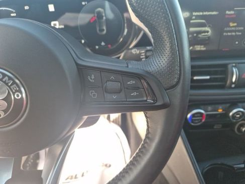 Used 2024 Alfa Romeo Giulia Veloce image 19