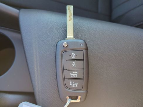 New 2026 Hyundai Elantra SE FWD image 31