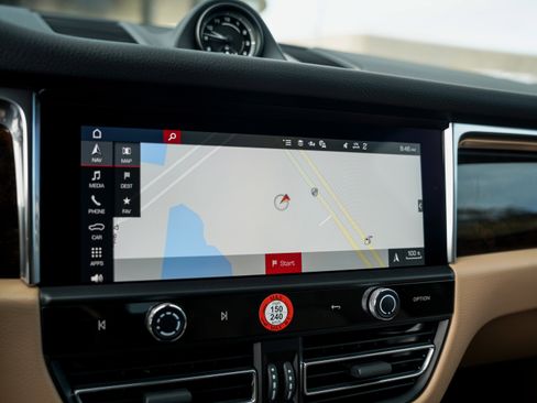 New 2026 Porsche Macan image 19