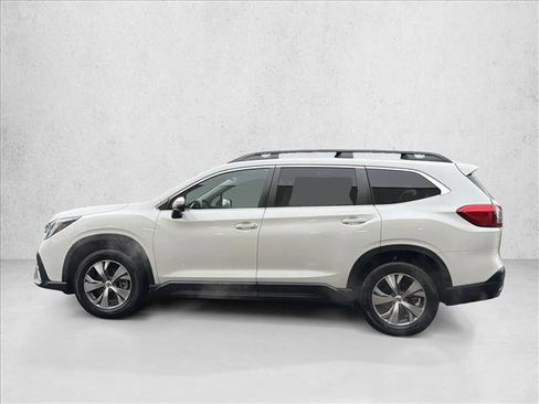 Used 2023 Subaru Ascent Premium image 8