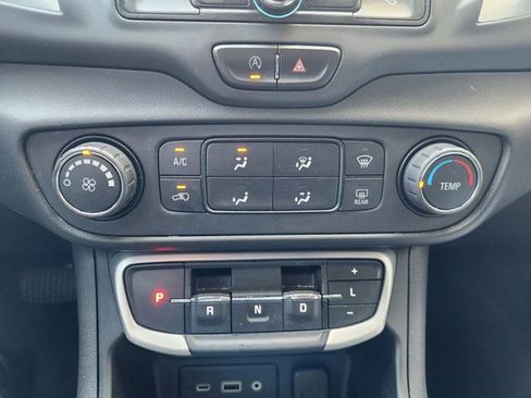 Certified 2023 GMC Terrain SLE image 19