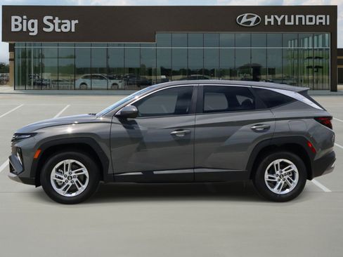 Used 2026 Hyundai Tucson SE FWD image 2