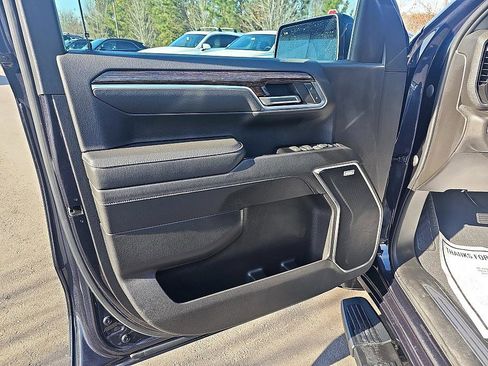 Used 2022 GMC Sierra 1500 Elevation w/ Preferred Package image 11