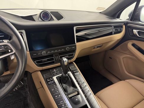 Certified 2021 Porsche Macan AWD/4WD image 24