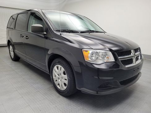 Used 2020 Dodge Grand Caravan SE image 13