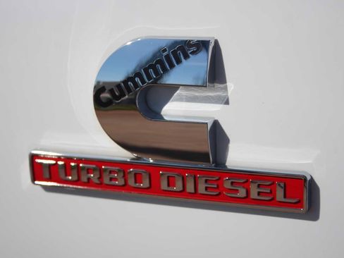 Used 2024 RAM 2500 Tradesman w/ Chrome Appearance Group AWD/4WD image 8
