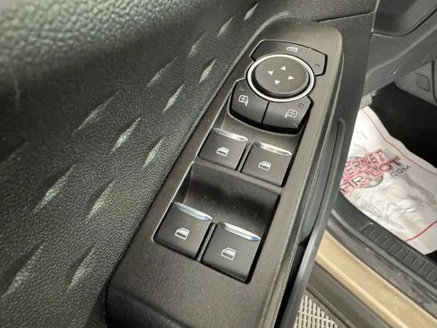 Used 2020 Ford Escape SE image 39