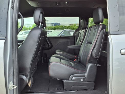 Used 2019 Dodge Grand Caravan GT FWD image 28