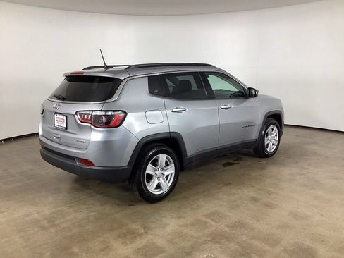 Used 2022 Jeep Compass Latitude w/ Convenience Group FWD image 8
