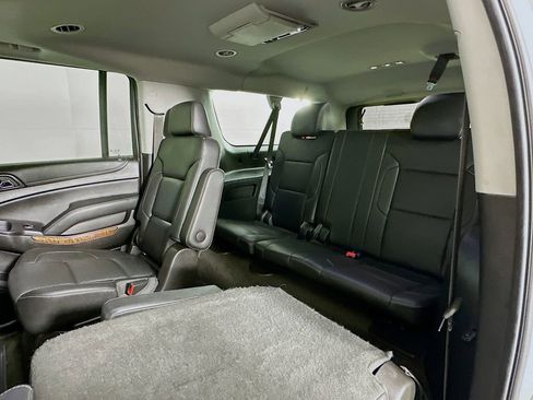 Used 2018 Chevrolet Suburban Premier image 30