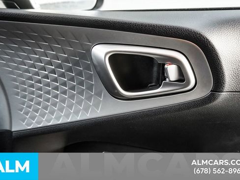 Used 2023 Kia Soul LX w/ LX Technology Package image 40