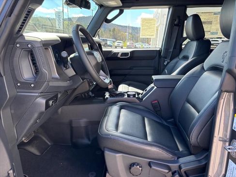 New 2026 Ford Bronco Badlands image 9