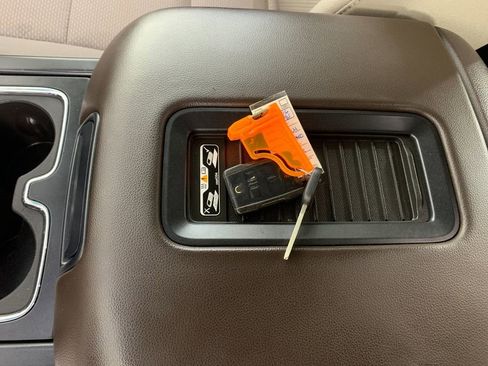 Used 2018 Chevrolet Silverado 1500 LT w/ Texas Edition image 40