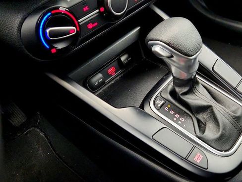 Used 2020 Kia Soul LX image 16