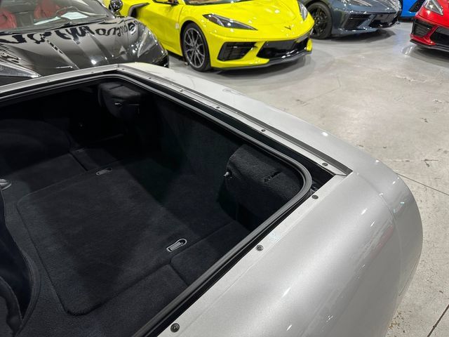 Used 2004 Chevrolet Corvette Coupe w/ Preferred Equipment Group RWD image 29