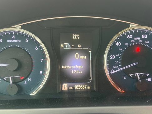 Used 2016 Toyota Camry LE FWD image 23