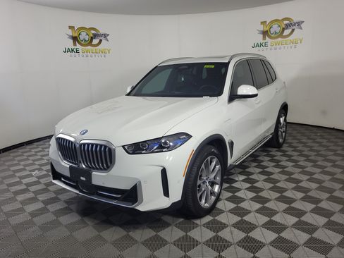 Certified 2024 BMW X5 xDrive50e AWD/4WD image 3