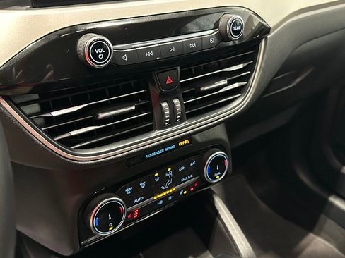 Used 2022 Ford Escape SEL w/ Technology Package image 24