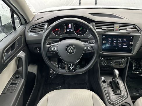 Used 2019 Volkswagen Tiguan SE w/ Panoramic Sunroof Package FWD image 24