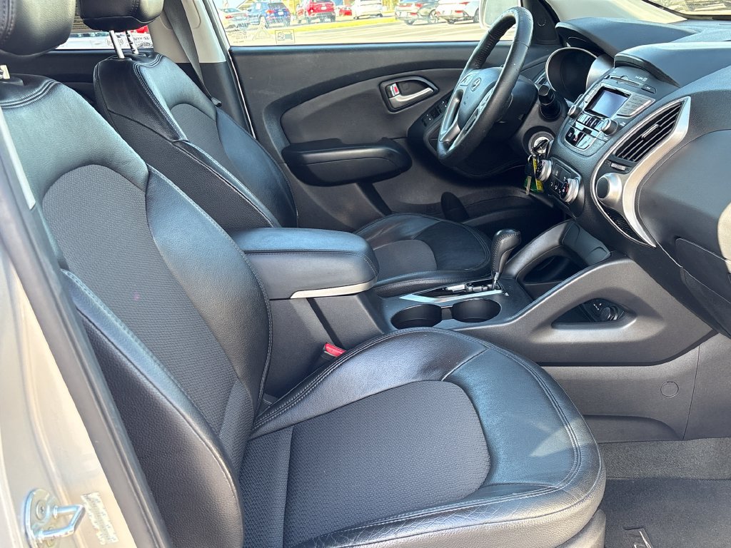 Used 2012 Hyundai Tucson GLS FWD image 23