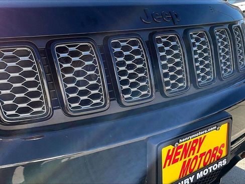 Used 2021 Jeep Grand Cherokee Laredo X image 30