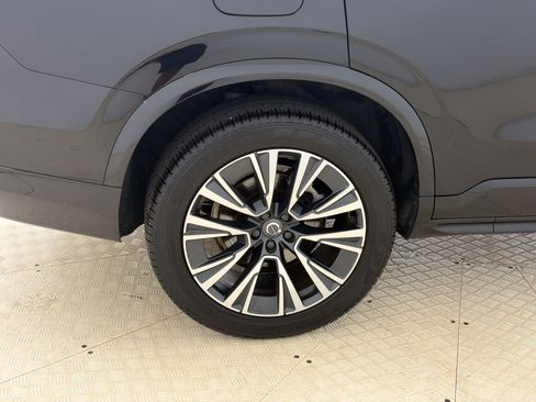 Used 2022 Volvo XC90 T6 Momentum w/ Advanced Package AWD/4WD image 12