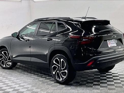 New 2026 Chevrolet Trax RS FWD image 2