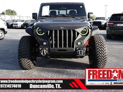 Used 2023 Jeep Gladiator Rubicon AWD/4WD image 8