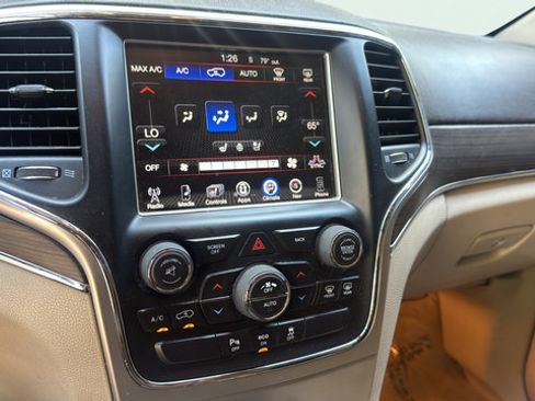 Used 2014 Jeep Grand Cherokee Overland AWD/4WD image 19