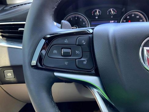 Used 2022 Buick Enclave Essence image 18