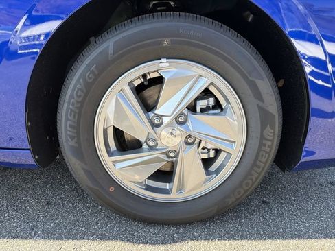 New 2026 Hyundai Elantra SE FWD image 14