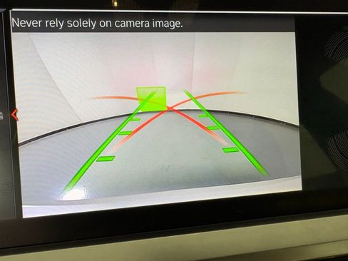 Used 2022 BMW 330i xDrive Sedan w/ Driving Assistance Package image 29