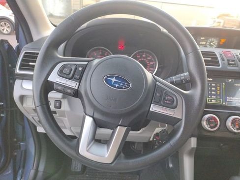 Used 2018 Subaru Forester 2.5i Premium w/ All-Weather Package image 16