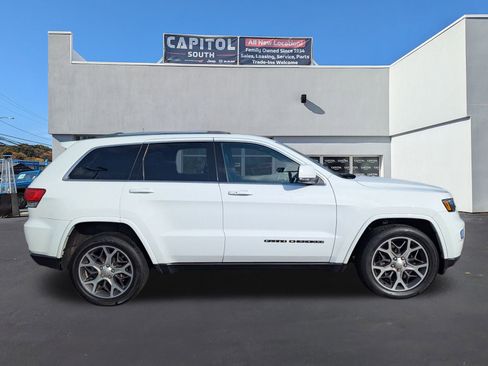 Used 2018 Jeep Grand Cherokee Limited image 2