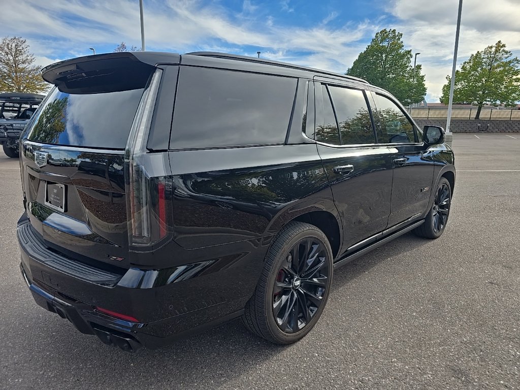Used 2025 Cadillac Escalade V w/ LPO, ONYX Package AWD/4WD image 5
