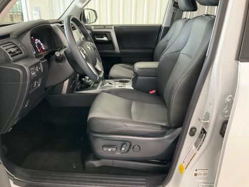 Used 2024 Toyota 4Runner SR5 Premium w/ Moonroof Package AWD/4WD image 4