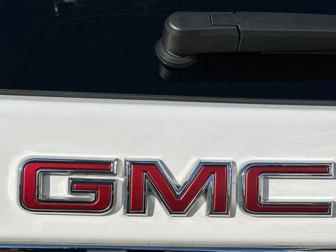 Used 2023 GMC Terrain SLE w/ Driver Convenience Package image 37