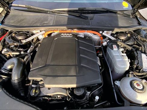 Used 2021 Audi A7 e Prestige w/ Prestige Package image 29