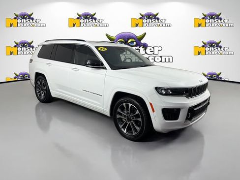 Used 2022 Jeep Grand Cherokee L Overland w/ Luxury Tech Group IV AWD/4WD image 3