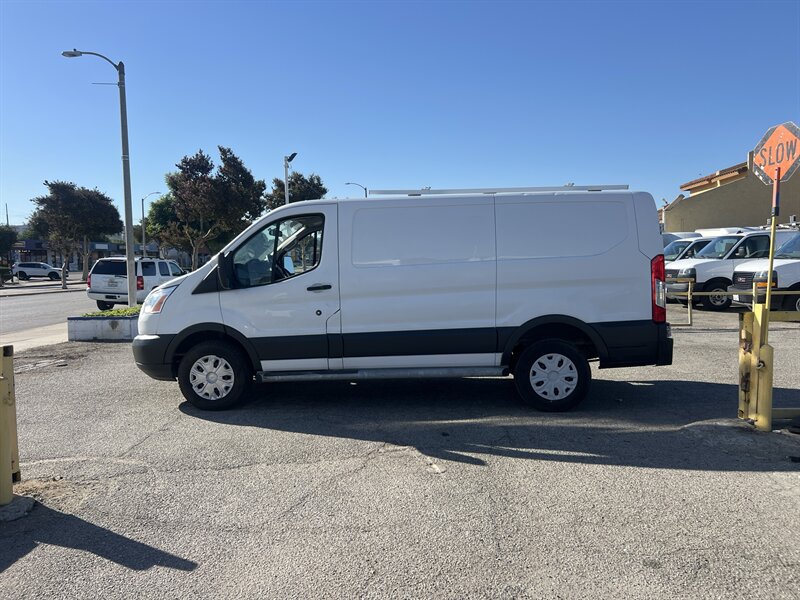 Used 2018 Ford Transit 250 130 Low Roof w/ Exterior Upgrade Package RWD image 4