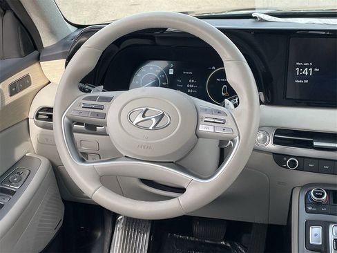 Certified 2024 Hyundai Palisade Limited image 13
