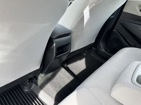 Used 2022 Toyota Corolla LE image 19