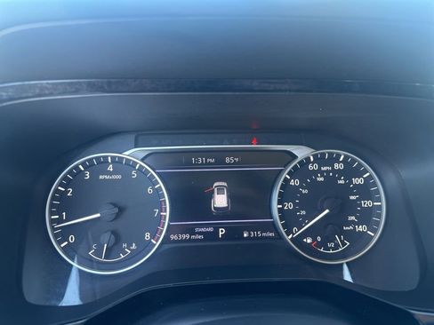 Used 2022 Nissan Pathfinder SV image 38